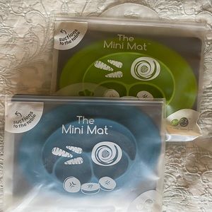 Set of 2 EZPZ dishes/mats, EUC, blue / green